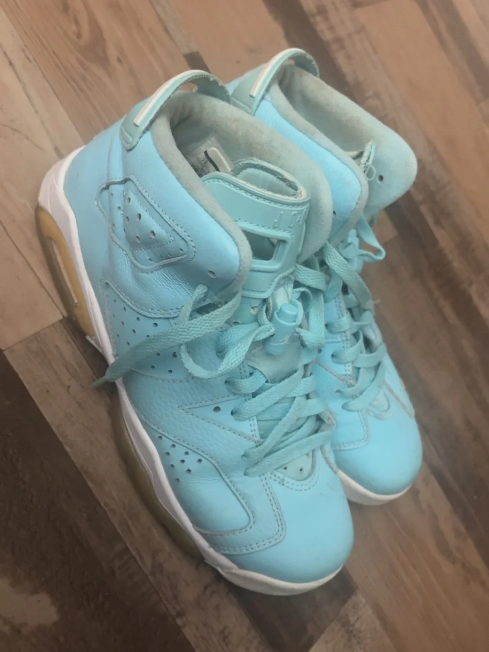 Jordan Kids High-Top Sneakers in Light Blue and Gold